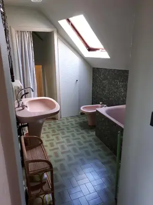 Salle de bains dans l'établissement Le Mans Chambre
