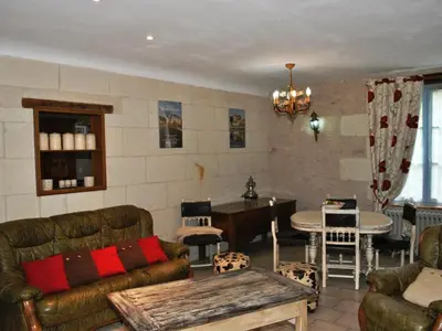 Coin salon dans l'établissement Séjour Authentique dans un Ancien Moulin - Gîte Confort avec Jardin Privatif - FR-1-381-475