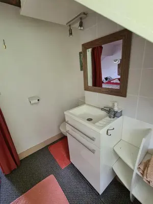 Salle de bains dans l'établissement Studios Les Iris