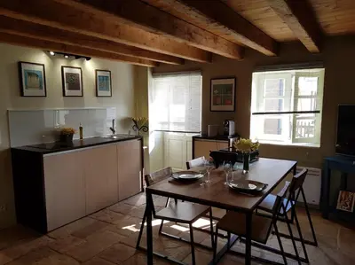 Cuisine ou kitchenette dans l'établissement Le Clos Falaw