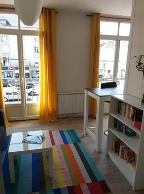 Bibliothèque dans l'appartement