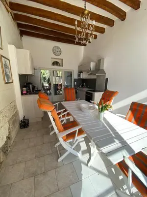 Cuisine ou kitchenette dans l'établissement Maison des Arts Francueil