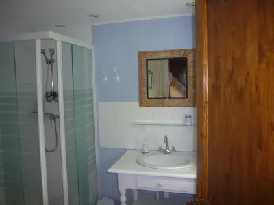 Salle de bains dans l'établissement Chambre d'hôtes Le Clos
