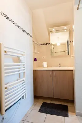 Salle de bains dans l'établissement gite montreuil le henri 2 pers