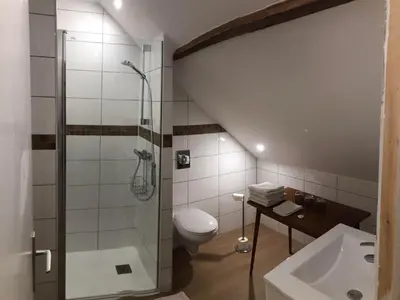 Salle de bains dans l'établissement Chambres d'hôtes Domaine De La Jonquière, Bouloire