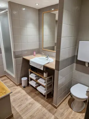 Salle de bains dans l'établissement Le Domaine de Bella