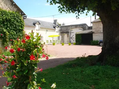 Jardin de l'établissement Les Roulottes de Cuzay