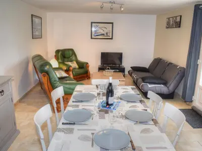 Coin salon dans l'établissement Gîte avec jardin clôturé et poêle à bois en Touraine - FR-1-381-481