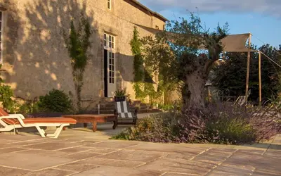 Jardin de l'établissement Le Manoir de Gâtines