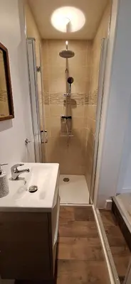 Salle de bains dans l'établissement L'Eau Reine