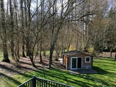 Jardin de l'établissement CHAMBRE INDEPENDANTE DANS UN PARC