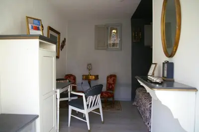 Cuisine ou kitchenette dans l'établissement La Source de Bury