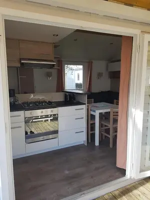 Cuisine ou kitchenette dans l'établissement BVCO LOCATIONS PROCHE CHATEAUX ET BEAUVAL DANS LE LOIR et CHER