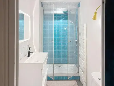 Salle de bains dans l'établissement Appartement spacieux avec une vue sur Tours ( 38m²) -Gite de Bellevue