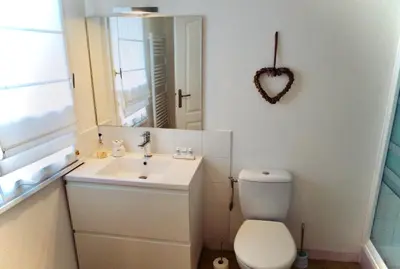 Salle de bains dans l'établissement Orchard View Gite