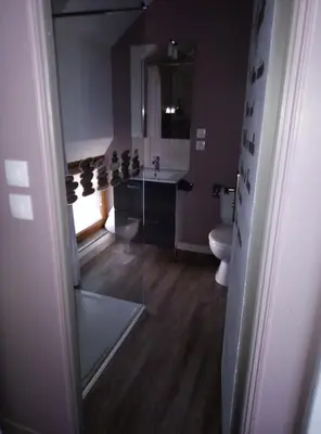 Salle de bains dans l'établissement gite odeau