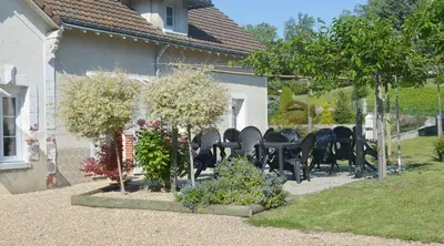 Jardin de l'établissement gite du vivier 2km du parc beauval