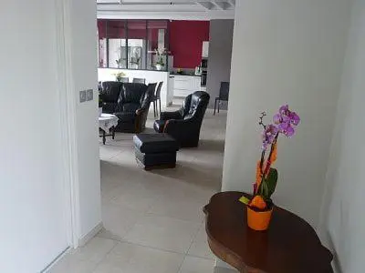 Coin salon dans l'établissement Jolie Maison de Campagne en pierre de tuffeau