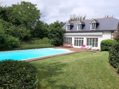 Piscine de l'établissement Appartement du Château du Grand Bouchet ou située à proximité