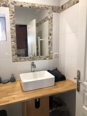 Salle de bains dans l'établissement Domaine de Praline Praline