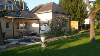 Jardin de l'établissement chambre d'hôtes mansardée