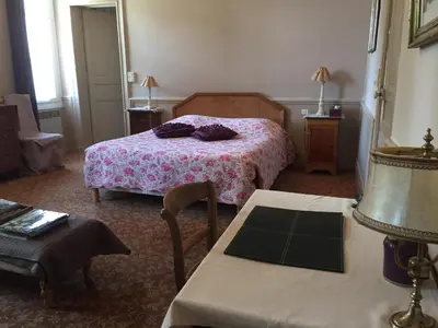 Un ou plusieurs lits dans un hébergement de l'établissement Château de Pintray