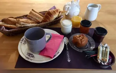 Options de petit-déjeuner proposées aux clients de l'établissement Troglodytes 