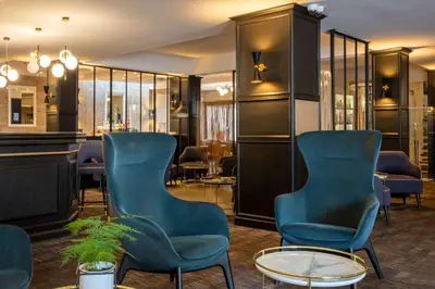 Coin salon dans l'établissement Best Western Plus l'Artist Hotel