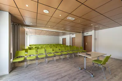 Espace de conférence ou salle de réunion dans l'établissement Kyriad Tours - Joué-Lès-Tours