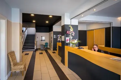 Hall ou réception de l'établissement Best Western Adagio Saumur