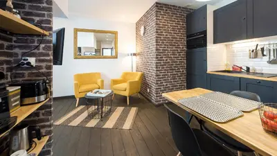 Cuisine ou kitchenette dans l'établissement L'Atelier fil à fil
