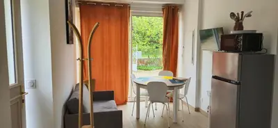 Télévision ou salle de divertissement dans l'établissement Gîte Caves de Beauval (à 100m du zooparc !)