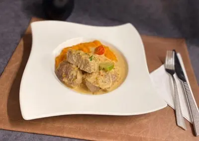 Nourriture dans l'hôtel ou à proximité