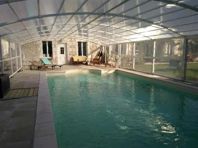 Piscine de l'établissement La Ferme du Bien Etre ou située à proximité