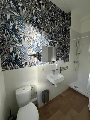 Salle de bains dans l'établissement Hôtel Saint Eloi
