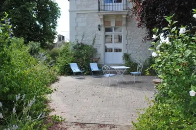 Jardin de l'établissement La Terrasse de L'Orangerie du Château - Art Nouveau - GITE 2 Personnes