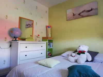 Un ou plusieurs lits dans un hébergement de l'établissement Chambre privée calme,campagne,étape,déplacement pro,abri moto vélo,parking