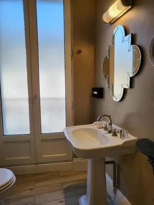 Salle de bains dans l'établissement Hotel Vendome - BW Signature Collection