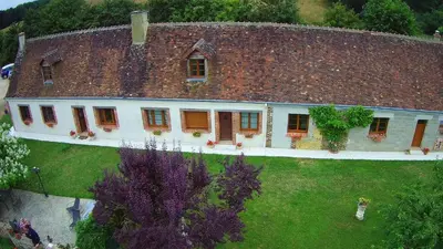 Jardin de l'établissement Chambre d'hôte du HOUSSAY à VALENNES 72320