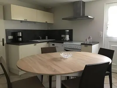 Cuisine ou kitchenette dans l'établissement La vallée des pierres