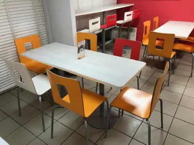 Restaurant ou autre lieu de restauration dans l'établissement Premiere Classe Blois Nord