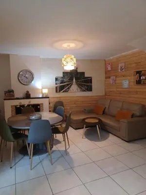Cuisine ou kitchenette dans l'établissement le gîte le CAMÉLIA
