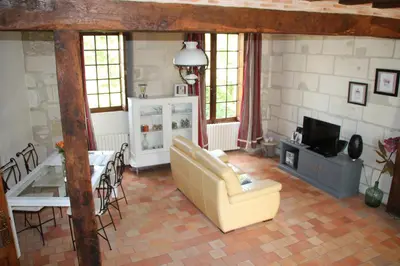 Télévision ou salle de divertissement dans l'établissement Gîte Au près du Lys