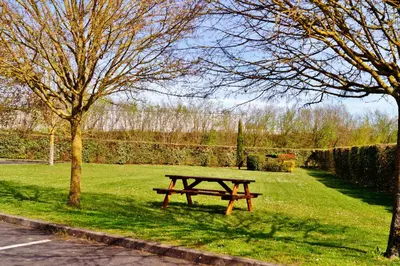 Jardin de l'établissement Premiere Classe Saumur