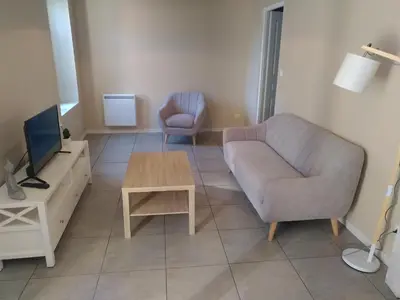 Télévision ou salle de divertissement dans l'établissement au pecheu