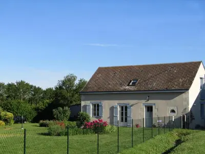 Jardin de l'établissement Gîte confortable avec grand jardin privé et WIFI - FR-1-381-494