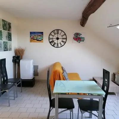 Appartement climatisé avec parking privé à Doué la fontaine