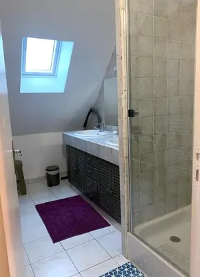 Salle de bains dans l'établissement La Costonnerie