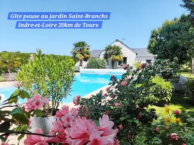 Piscine de l'établissement Gîte Pause au jardin piscine chauffée ou située à proximité