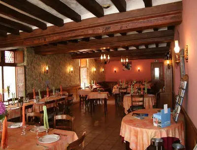 Restaurant ou autre lieu de restauration dans l'établissement Splendid Hôtel